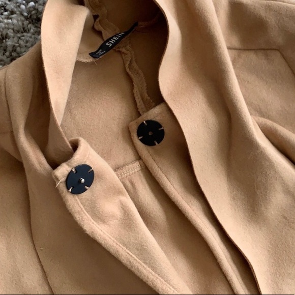 SOLD‼️‼️‼️‼️Tan Bow Necktie Cape - Picture 5 of 5